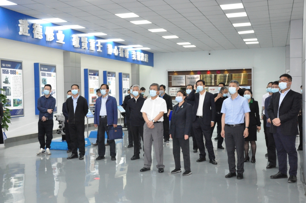 中共云南省委办公厅调研组到 伟德BETVlCTOR网页版开展调研